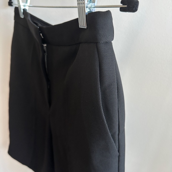 New Babaton Crepe weave shorts - Picture 3 of 3